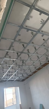 كادر متكامل للديكورات المودرن والكلاسك متفرغ حاليا ونعمل بانسب الاسعار...