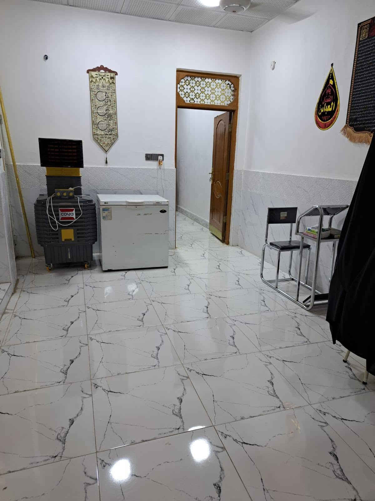 دار للبيع طابو صرف منطقة 23 
المساحه 100متر  5×20 
غرفه واستقبال وصاله ومطبخ وصحيات وطارمه ومكشوفه
بناء حديث طابوق نهروان صب كونكريت 
شارع ٨ متر 
السعر 115 وبي مجال بسيط 
***********
