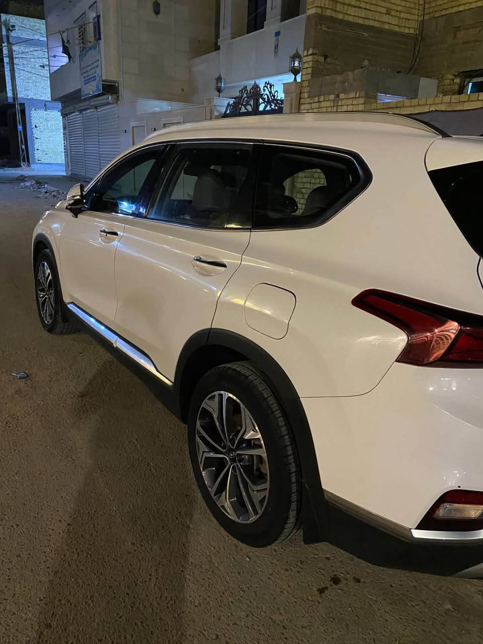 السلام عليكم سنتافية موديل ٢٠١٩ مكينة ٢٤٠٠ خليجية
٥راكب  رقم مميز  بيها بارد جوة الرقم الخلفي  والباقي كفالة عامة
السعر ١٧٥     ***********
