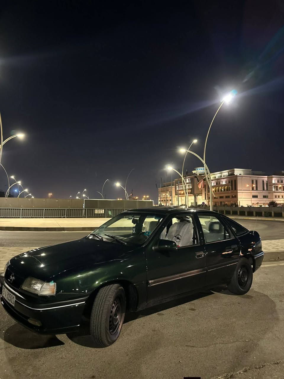 أوبل فكترا موديل 1994 حجم 18 سياره جديده وجاهزه اي نقص مابيها باسمي سنويه جديده فتحه كهرباء جام كهرباء بدون ضرر والنضافه كدام عينك مكان كركوك *********** سعره 38 $
