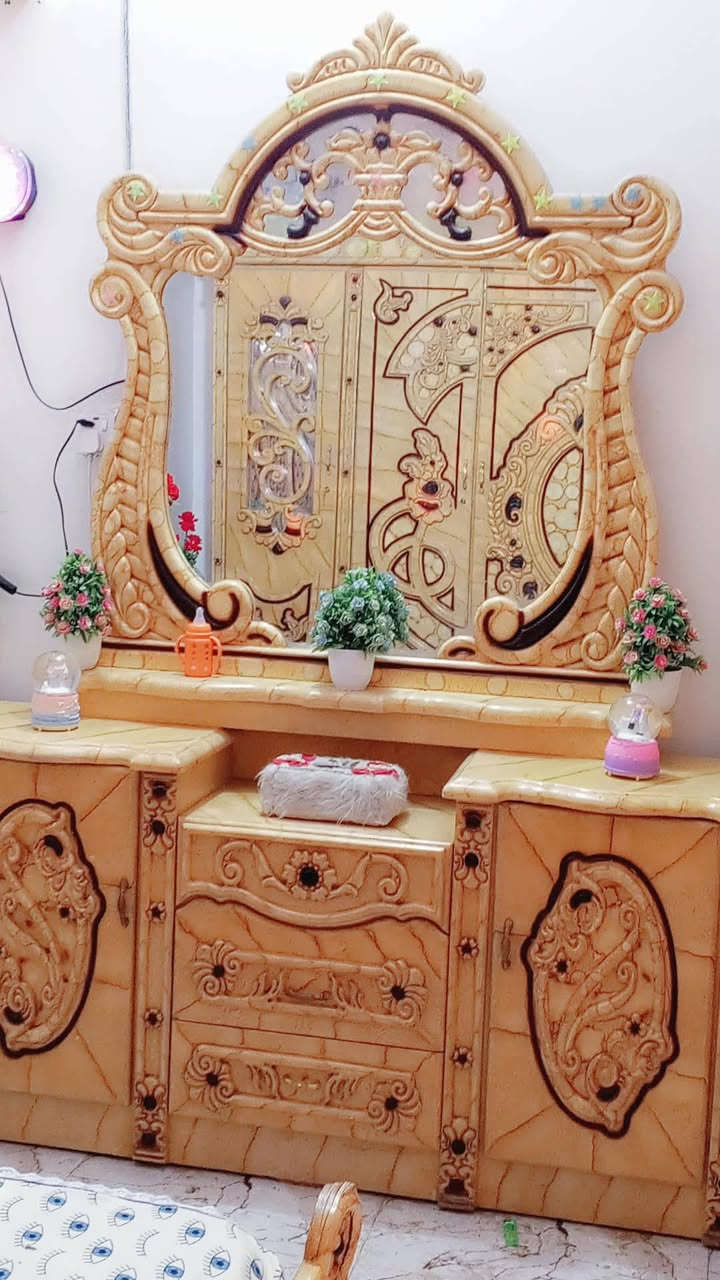 غرفة • للبيع • فيها مجال