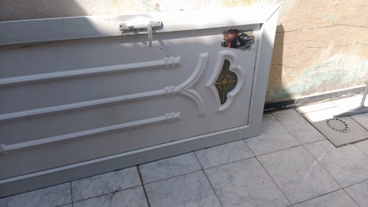 عندي هذا باب للبيع انتصل *********** ديوانيه مركز

