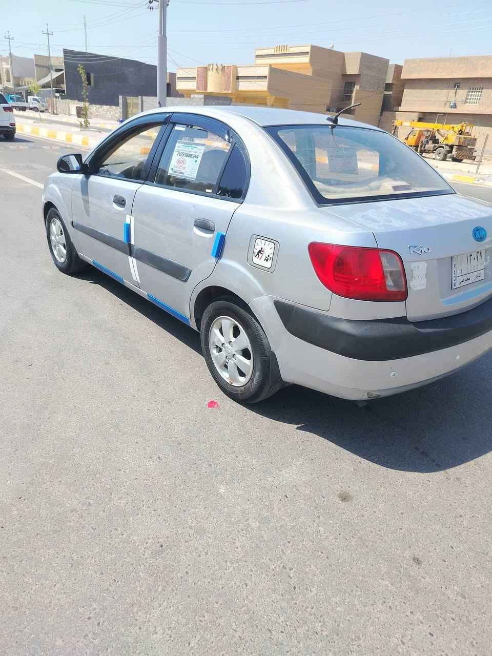 السلام عليكم  / للبيع كيا ريو وارد خليجي موديل 2009  رقم انبار  محرك 1600 نظيف وگير نظيف صدر امامي خلفي نظيف تبريد شغال ثلج تخم تاير  السياره مكفوله من الظربه والصبغ بيها جراد خفيف شواصي ولغود كفاله حوض وتكم كفاله السونار مرفق مع الصور مكان السياره الانبار فلوجه الاتصال ع الارقام ***********    *********** السعر   65 وبيها مجال قليل حگ الجيه للبيع فقط يعني مااراوس شرط التحويل تشتري اكاتبك عقد مروري
