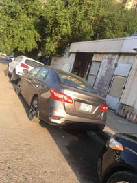 🚗 نيسان سنترا للبيع 🔹 الموديل: 2019 🔹 اللون: رصاصي 🔹كير مكينه صدر امام...
