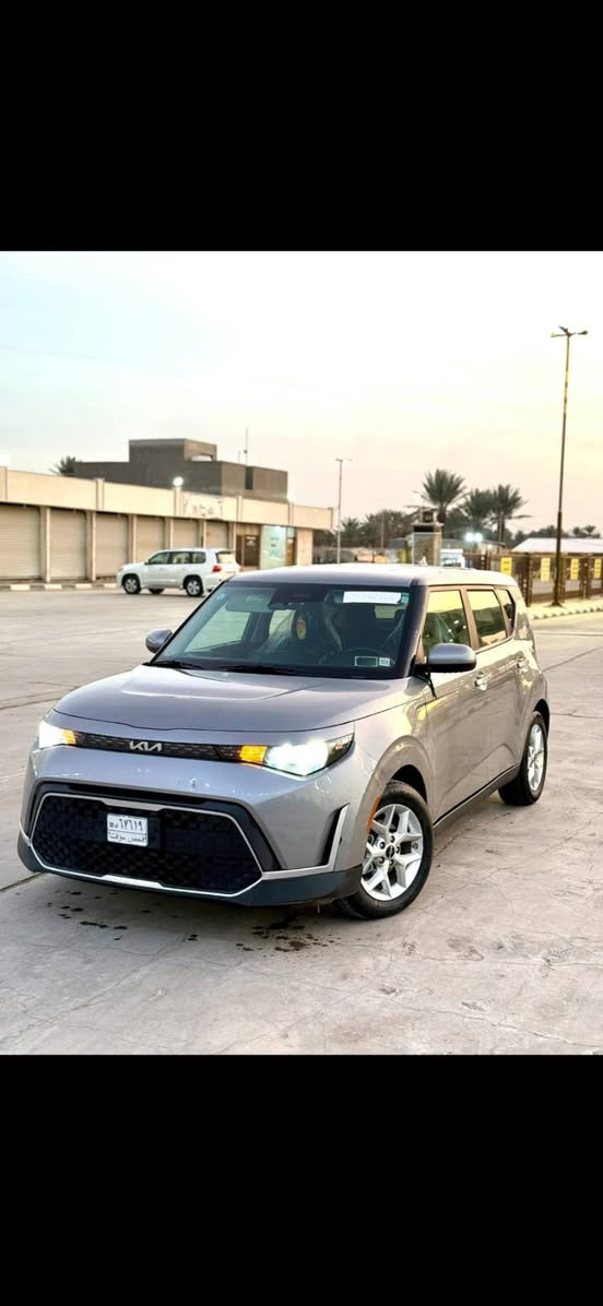 Kia Soul 2023
السلام عليكم 
للبيع صول 2023
حادث شبر بالباب صبغ فقط 
بدون دواخل بدون تبديل بدون ايرباك 
حجم المحرك 2,000 دوش
السعر 140 وبيها مجال بسيط
صور الحادث موضحه داخل المنشور 
للاستفسار الاتصال على الرقم 
*********** بغداد, العراق
