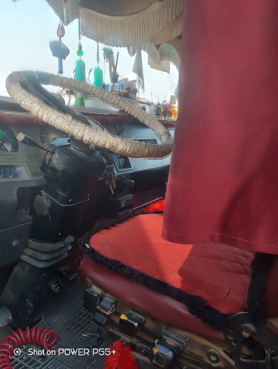 السلام عليكم ورحمة الله وبركاته للبيع ***********

نص مكتوب في الصور:
- Shot on POWER P55+