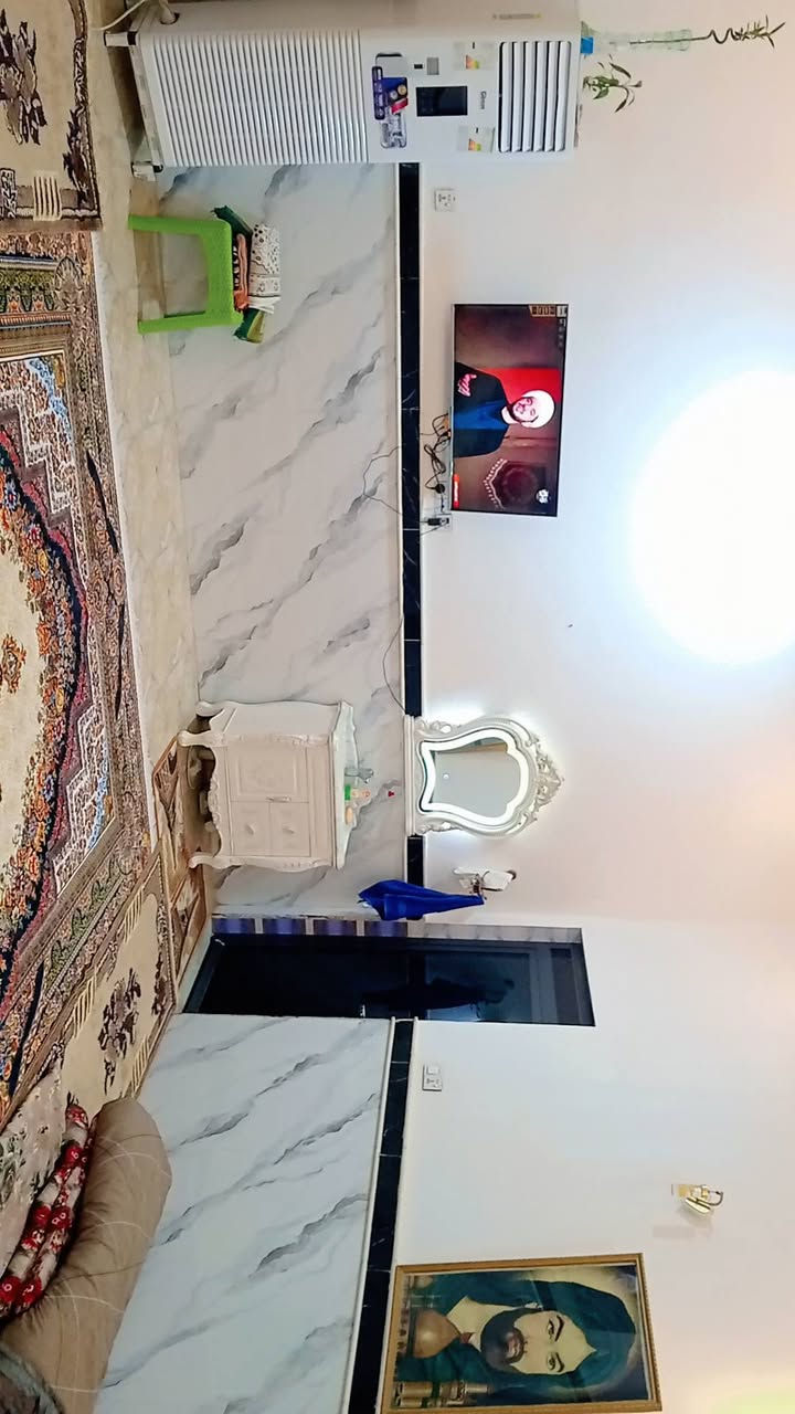 بسم الله دار للبيع تجاري ركن 250 م حي صحفين على شارع 50 واجهت البيت 20 متر ركن المدرسة الابتدائية باقر العلوم محلات تجارية 2 غرفه نوم صاله كبيره ستقبال ومطبخ حمام 2 منور2 حديقة 2 كراج للستفسار على رقم واستاب ***********
