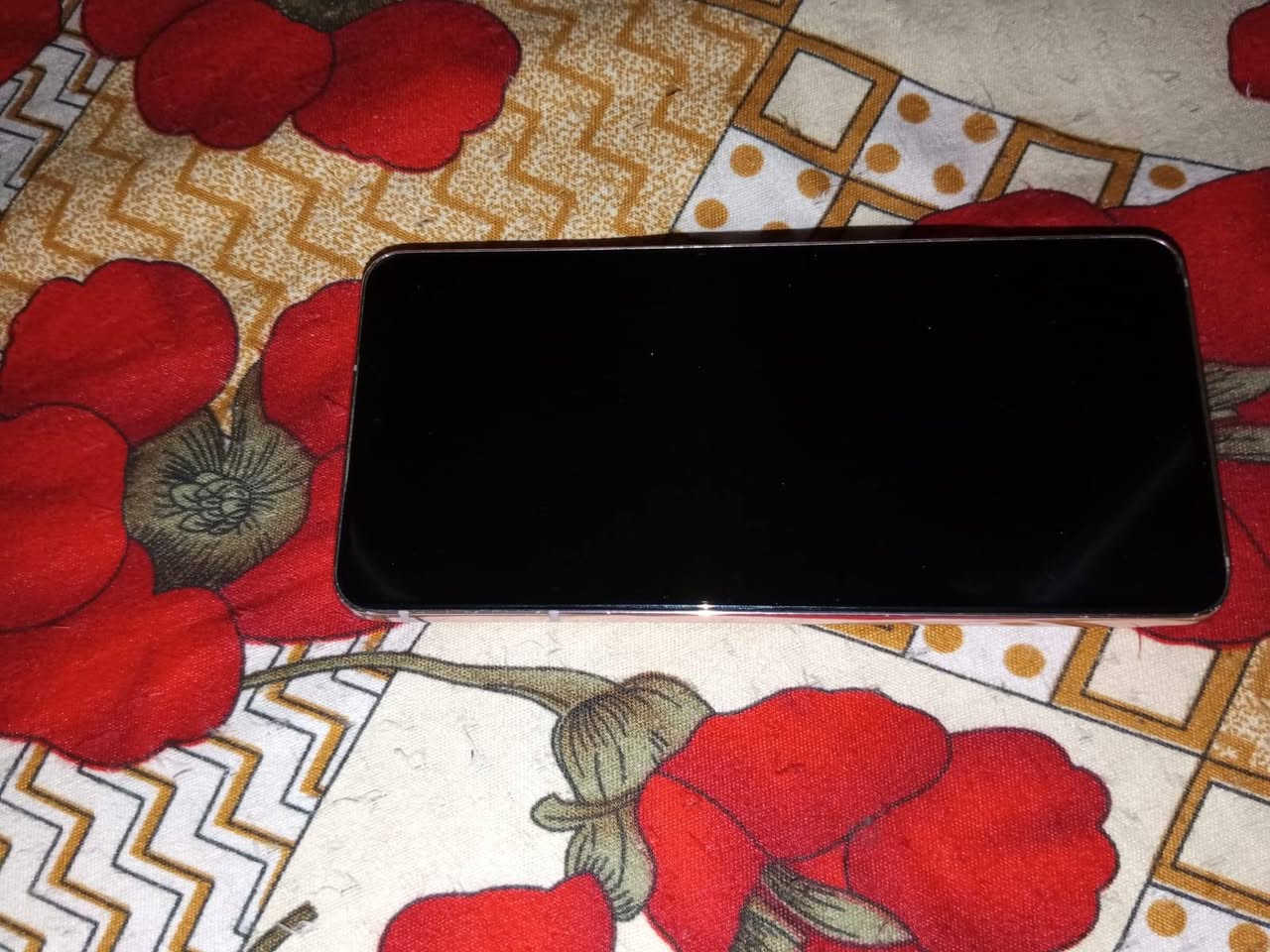 سلام عليكم جهاز للبيع s21 اف اي 5G تردد الشاشه 120 هيرتز جهاز غني عن التعريف ببجي 90 فريم يدعم معالجين مو معالج واحد ذاكرة 128 عشوائية 16 للبيع او يرهم مراوس ب ايفون حسب القناعة السعر 270 وبي مجال بسيط كامرة عملاقه تجيب لقمر مثل مموضح بل منشور..
