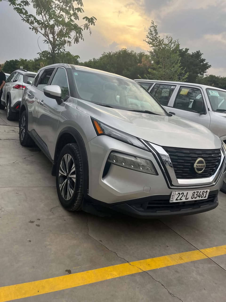 نسيان روج موديل 2022
SV AWD 
ماشية 75000KM
مواصفات دبل أكسل 
رقم اربيل سنوية ل2029
حساسات أمامية وخلفية و جانبية 
ظرر قطعتين صبغ بونيد وجملغ صفحة السايق 
ادامة كاملة 
محرك مفتوح 
كيرومحرك شرط الفحص مابية تبخير
السعر 140بيه مجال 
مكان السيارة سلمانية كلار
رقم الهاتف ***********
