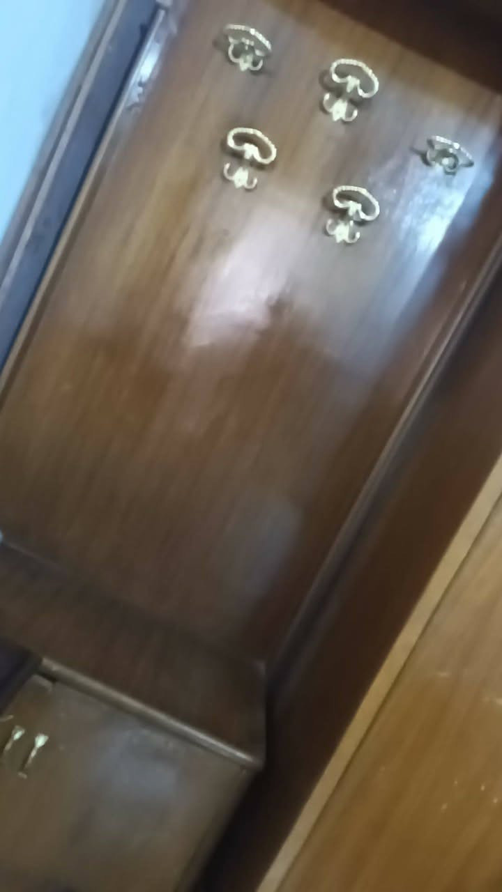 غرفه البيع نظيفه تسكام  مكانه بكرلي موقف دانه السعر 600وبيه مجال قليل
لاستفسار لانتصال بل رقم ***********
