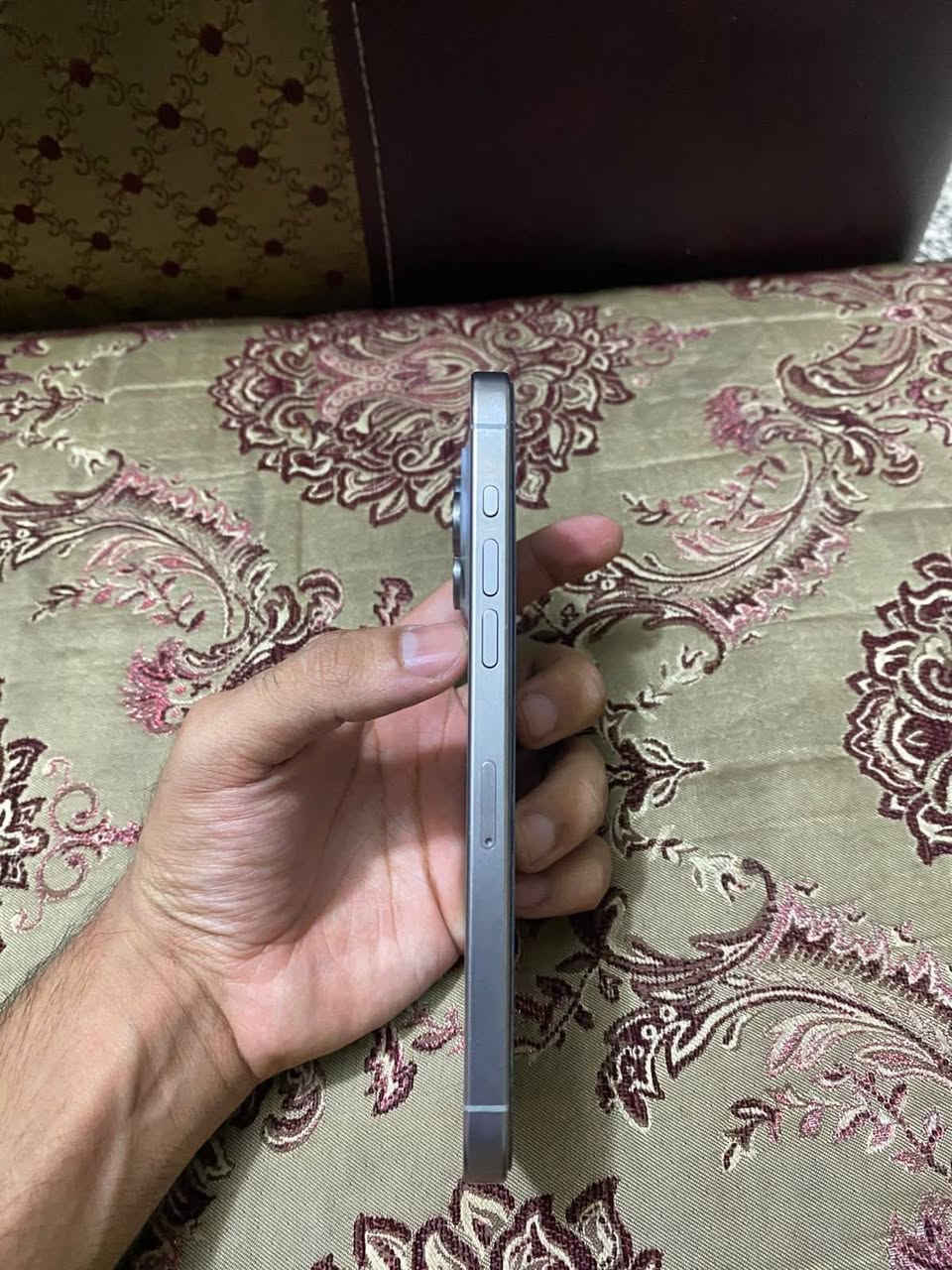 ايفون 15 برو ماكس ذاكرة 512 جهاز شرق اوسط بلادي بي شامة بلشاشه جهاز مابي اي عطل غراضه كاملة كارتونه وشاحنه مكاني ديالى بعقوبه حي المعلمين اجهاز ما طاب صينه خير من الله رقمي للتواصل ***********

نص مكتوب في الصور:
- حالة البطارية عادية تعمل بطارية iPhone هذه على النحو المتوقع. حول البطارية والضمان... الحد الأقصى للقدرة 85% هذا قياس لقدرة البطارية مقارنة بقدرتها عندما كانت جديدة. قد تتسبب القدرة المنخفضة بتقليل ساعات الاستخدام بين عملية الشحن والأخرى. عدد الدورات 755 هذا هو عدد مرات استهلاك iPhone لقدرة البطارية. معرفة المزيد... تاريخ التصنيع آب 2023 أول استخدام تشرين الأول 2023