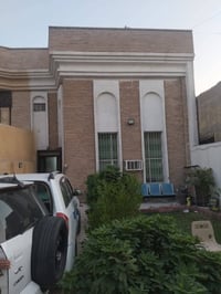 🏡 عقار كلاسيك مسلح للبيع – موقع مميز 📍 الموقع: الطالبيه – محلة 323 📐 ا...