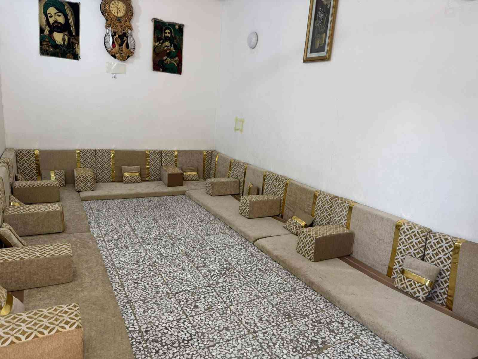 السلام عليكم السلام عليكم
بيت للبيع ١٠٠ متر طابقين

يحتوي الطابق الأول غرفه وصاله وبراني ومطبق

والطابق الثاني غرفتين وصاله

عنوانه شارع المطحنه

سعر ٥٥ وبي مجال
***********
