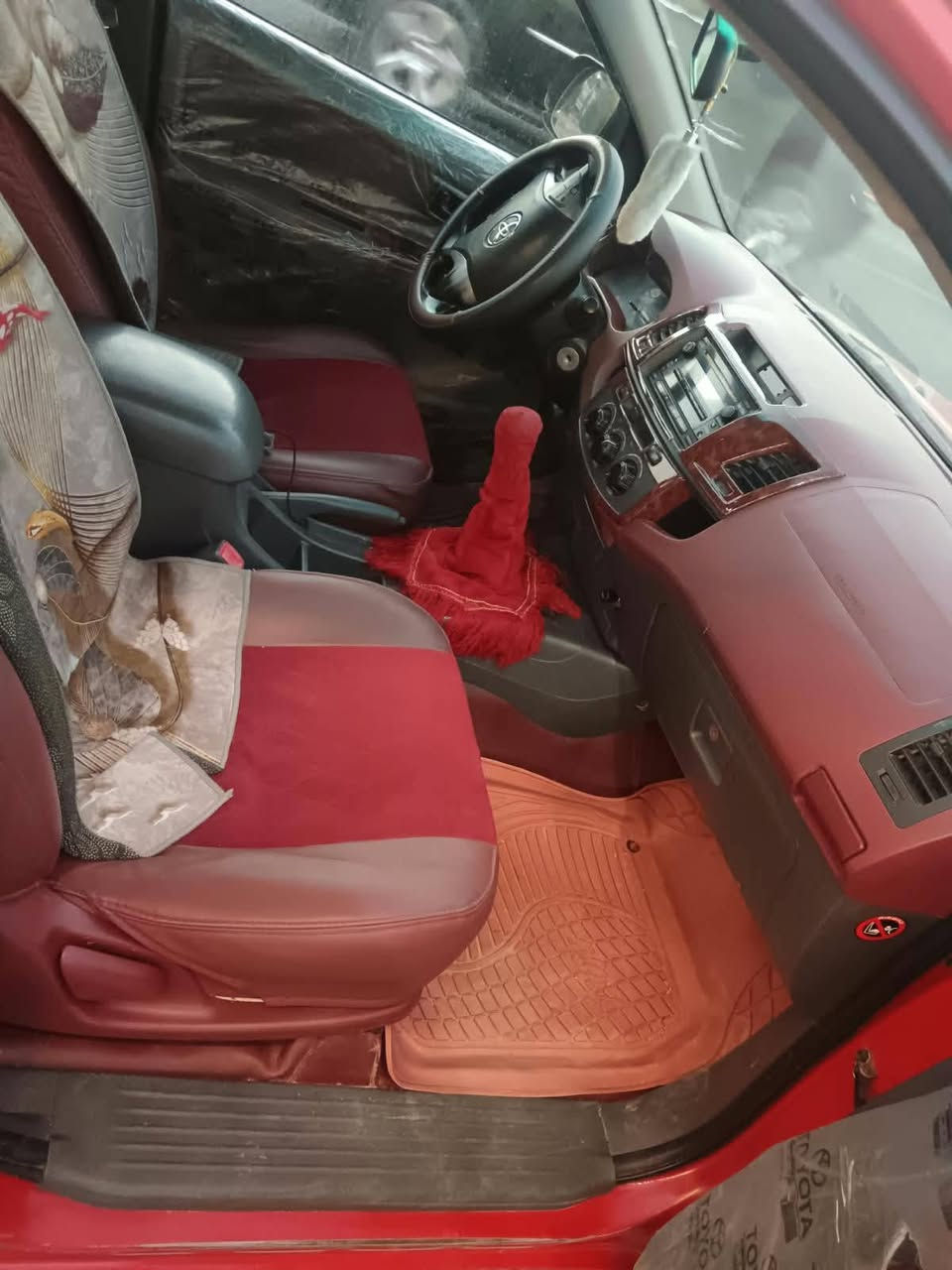 سلام عليكم مرزي ٢٠١٤شاصي ١٢للبيع مستعجل السعر المطلوب ١٩٠وبيه مجال شي قليل الاتصال الرقم ***********
