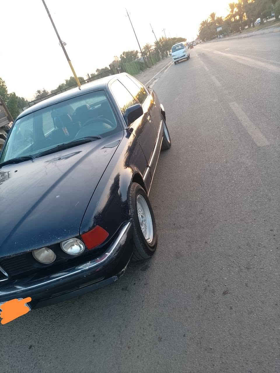 سلام عليكم للبيع سيارة بي ام دبليو موديل ١٩٩٠سياره جهازه ٧٣٠ مكينه ٦ مفتوح تبريد خير من الله رقم بغداد تحويل ثاني يوم ***********
