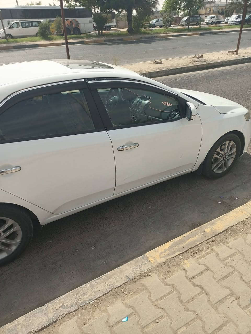 سلام عليكم كيا سيراتو  خليجي موديل 11 محرك 1600 كير مرغوب 6 نمر هزه جديده ماساقطه سياره بيها قطعتين صبغ فقط كير ومحرك شرط  حداديه جديده تخم تاير جديد سياره نضيفه بيها فتحه. سنويه لحد 2031  سعر 92 رقم *********** مكاني  كربلاء
