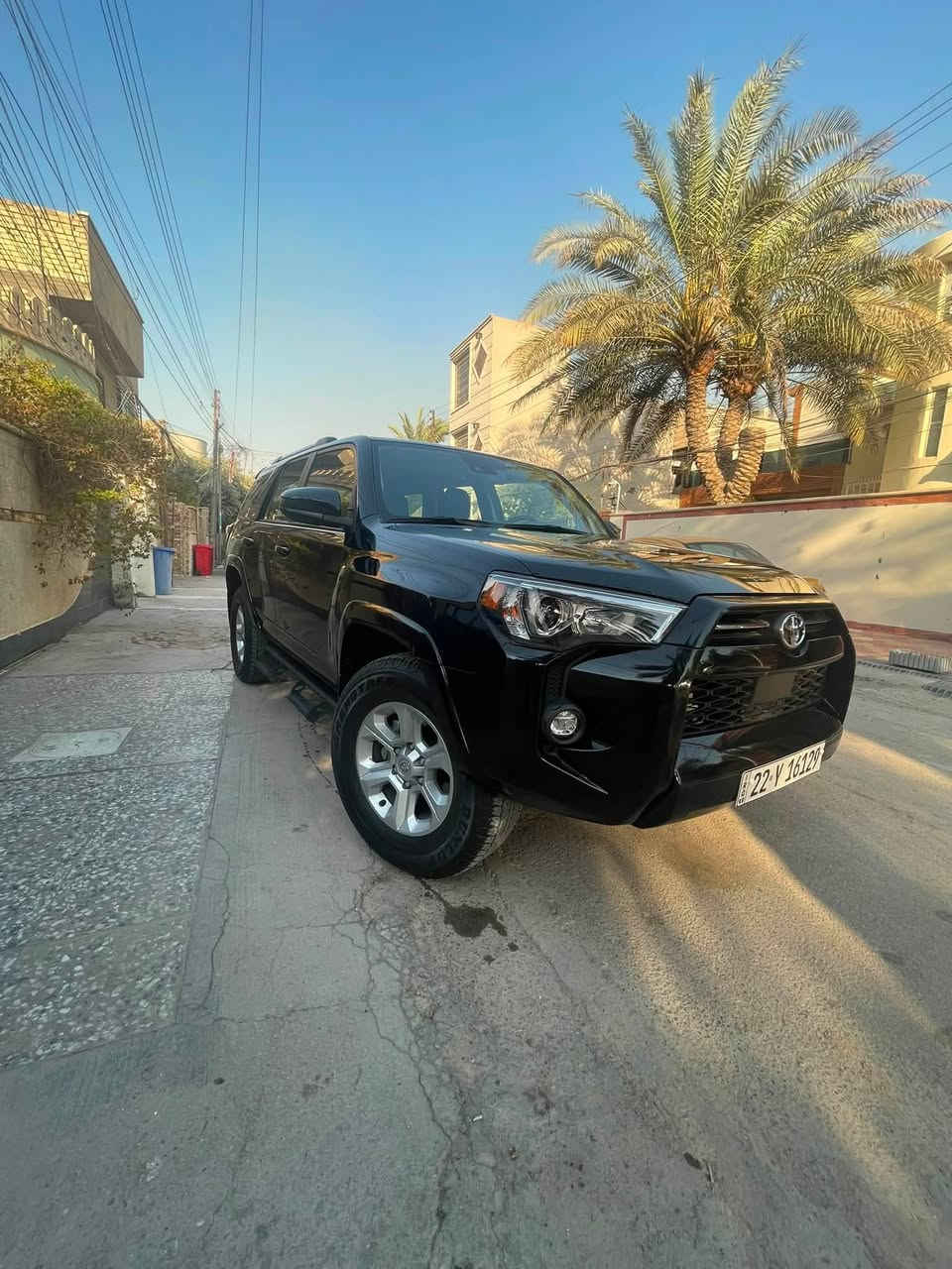 السلام عليكم 
تيوتا 4 رنر موديل 2023  Sr5 
ماشية 32،626 ميل
وارد امريكي ضربتهة خفيفه كلش الباب لخلف السايق ومصلح بدون ايرباك كما موضح بصور 
ايرباك سليم 
محرك 4000 
6 سلندر 
5 راكب 
دفع رباعي 4 ويل 
رادار امامي خلفي 
نقطة عمياء 
كامرة 
كشن السائق كهرباء 
رقم اربيل  تحويل ثاني يوم 

السعر المطلوب 34،000$

العنوان : بغداد - الدورة 

رقم الهاتف : 
زين: *********** اتصال + واتساب 
اسيا : *********** فقط واتساب

