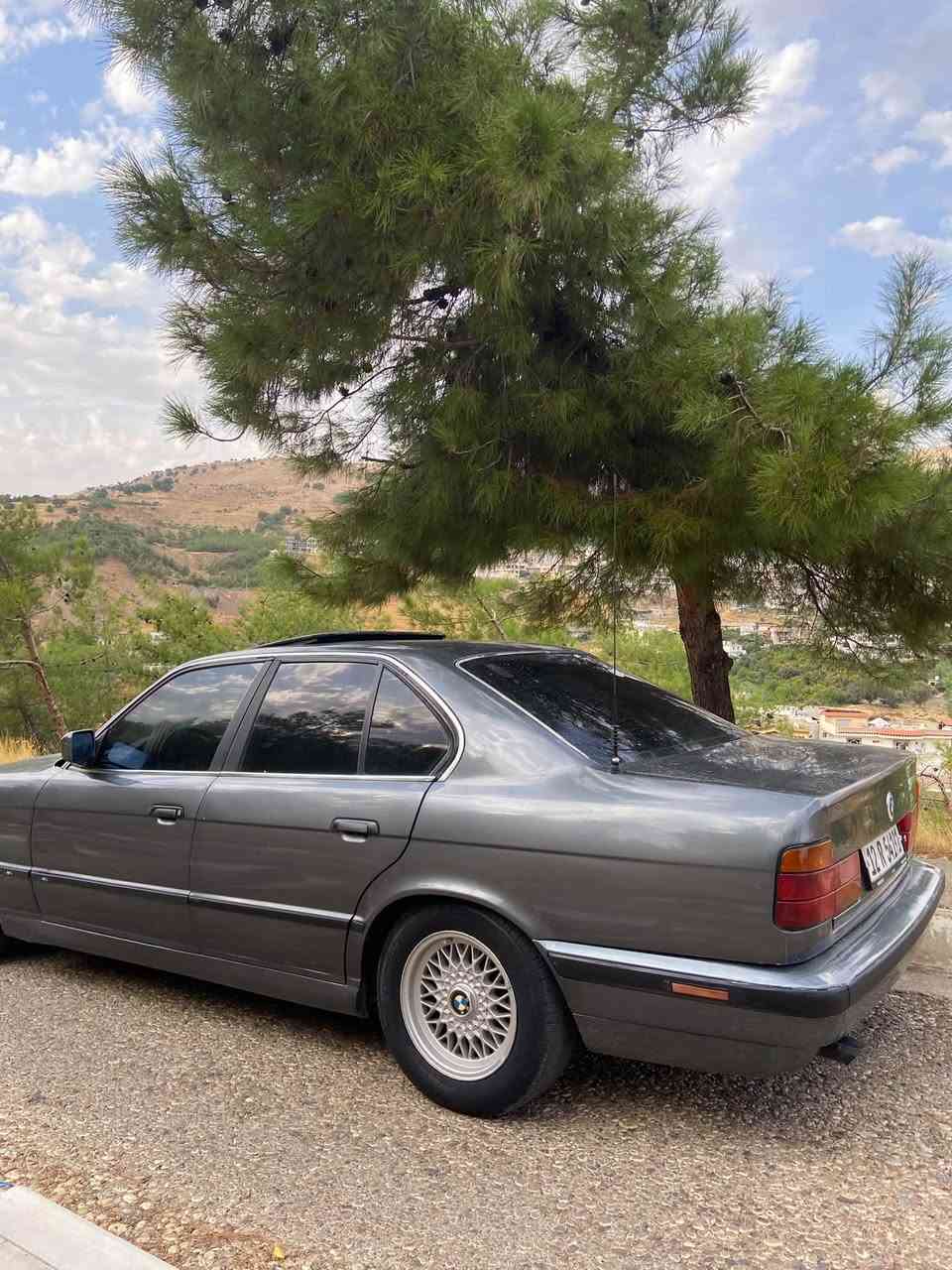 ***********
BMW 525
موديل 1989  
رقم نينوى سنويه جديد
BMW صبغ عام بدون حادث
ديجيتال گير عادي 🌪️
داخل جلد بيلادي اسود 🖤
كير و محرك بشرط 
تبريد جاهز❄️تبريد مركزي
سلايت شغال 👍🏻
قفل مركز 
جام كهرباي
كهربايت كلو شغال
سعر 45وبيها مجال 
مكان قضاء عقره دهوك
اتصل على رقم ***********
