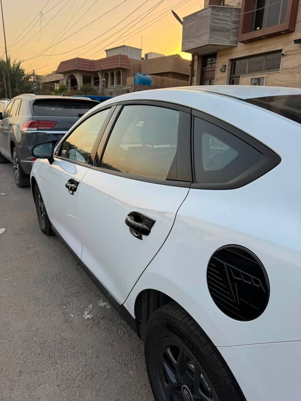 سلام عليكم Byd جن بلاص للبيع ماشيه 10 الاف السياره مكفوله كفاله عامه بيها فقط (حافه البنيد كفه صغيره ) وبالقماره مكان طخه مال شجره السياره بيها كاعيات ربل الاصليه تغطي الدوسه وبيها سوادات كامله سعرها 18 و750 مكاني بغداد زيونه ***********
