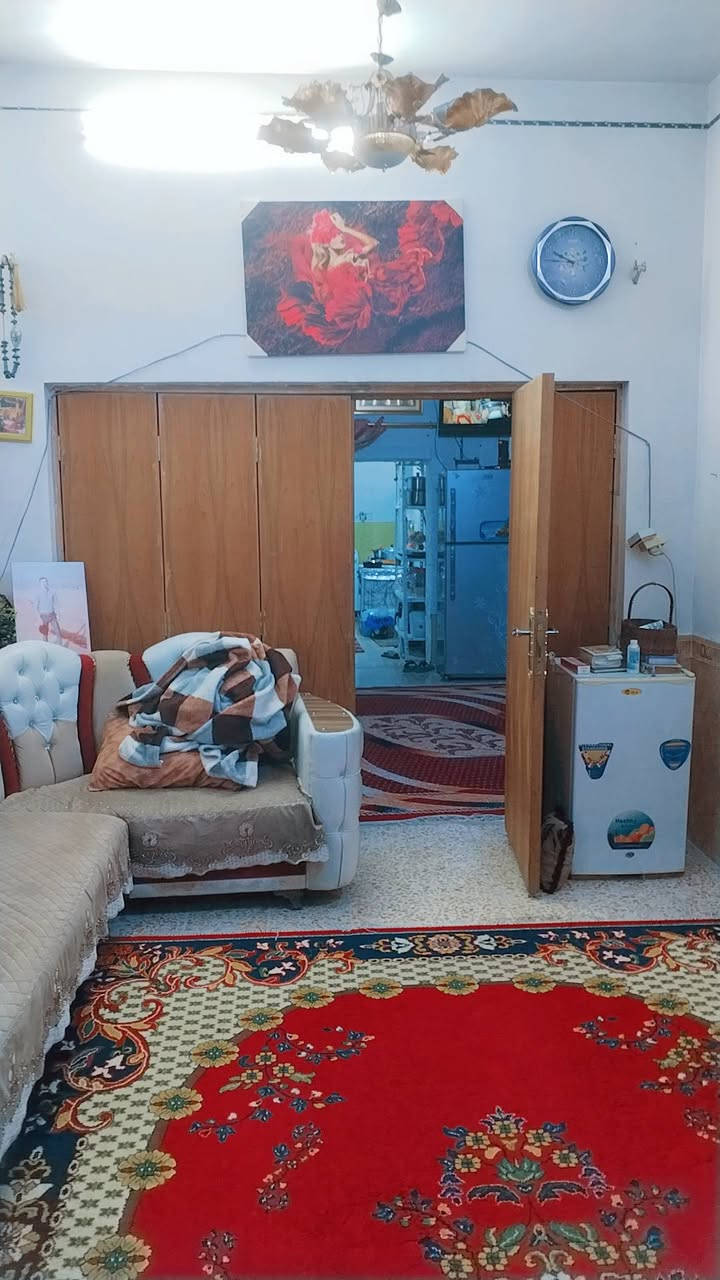 السلام عليكم بيت 100 م طابقين صب حي الوفاء للبيع غرفتين نوم كراج استقبال صاله عدد 2 مطبخ حار وبارد السعر 120 وبي مجال منطقة 40 الف مفتوح على شارع الصب رقم تلفون 📱 ***********
