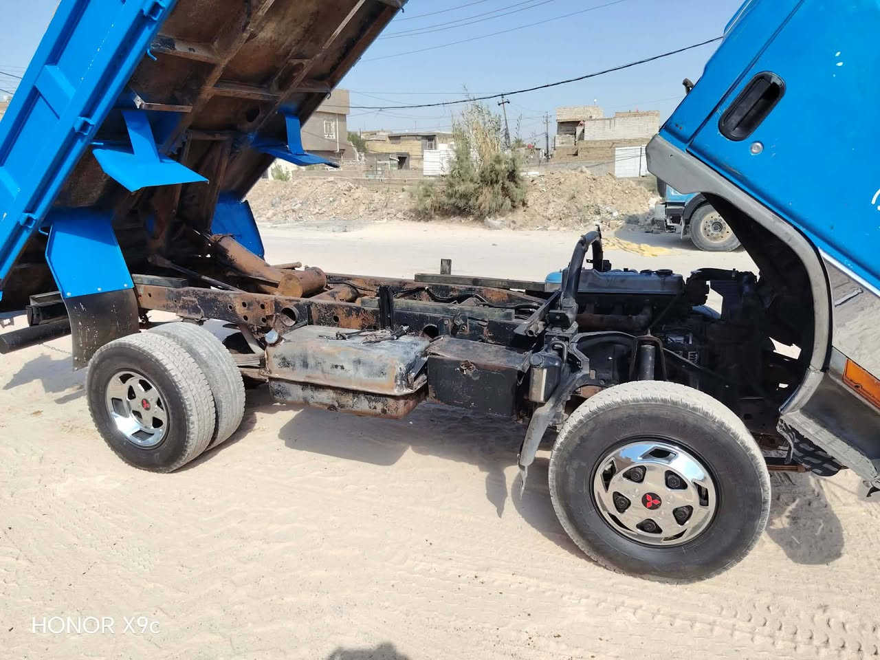 السلام عليكم كنتر بزون قنبوره للبيع فحل بلادي قلاب موديل 95 رقم ذي قار مشروع وطني ل28 عنوان نجف الاشرف ***********
