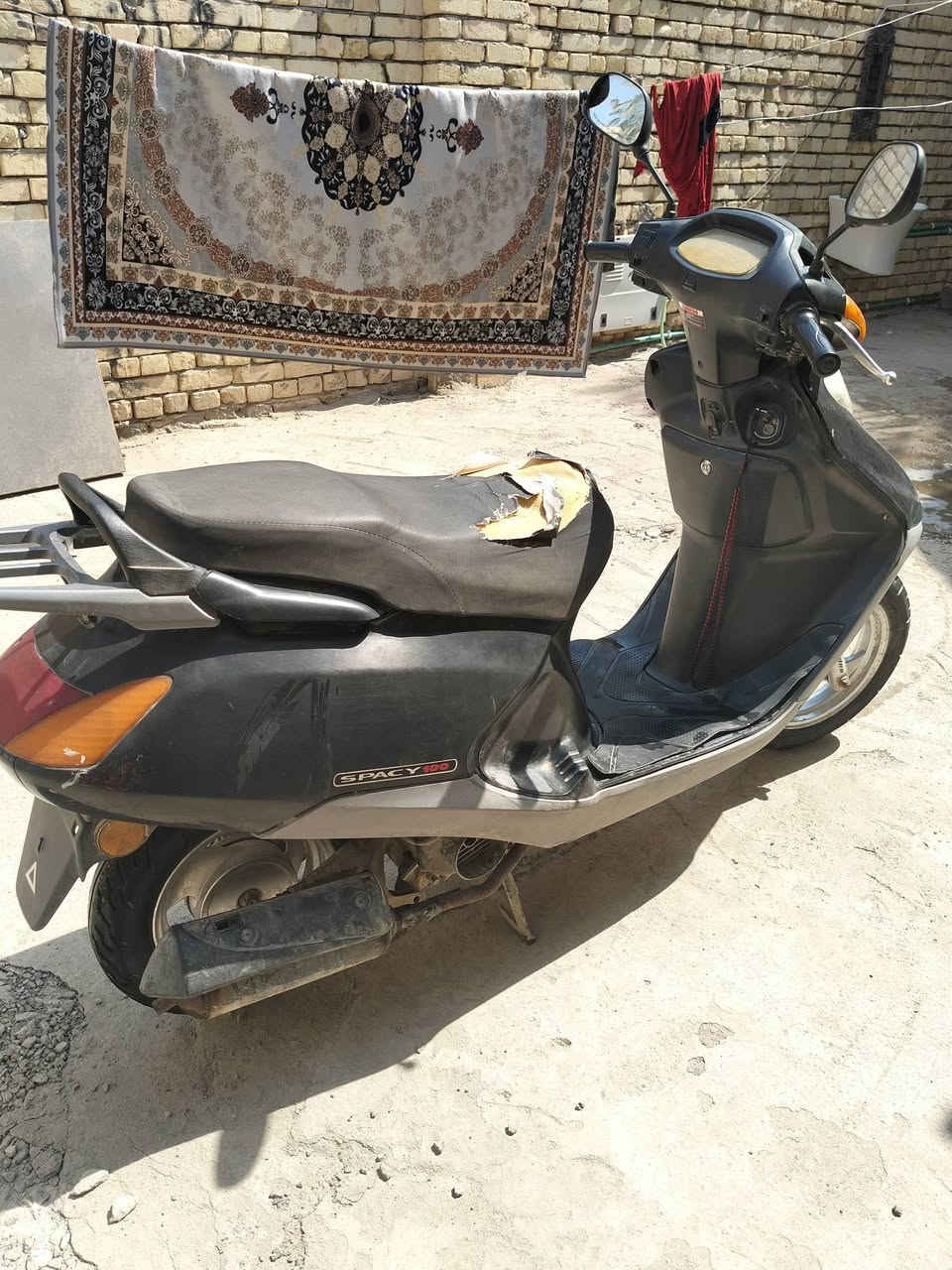 سلاام وعليكم شباب سبيسي للبيع اي نقص مابيه نكره سلف ب250 وبيه مجال المكان ناصريه بل فضليه وهاذه رقمي ‏‪***********‬‏
