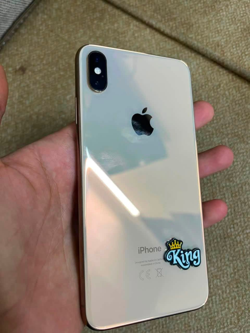 سلام عليكم ايفون XS MAX عربي شرق اوسط AAA الذاكره 256  الجهاز ابلادي ما داخل صيانه السعر 250قفل /***********
