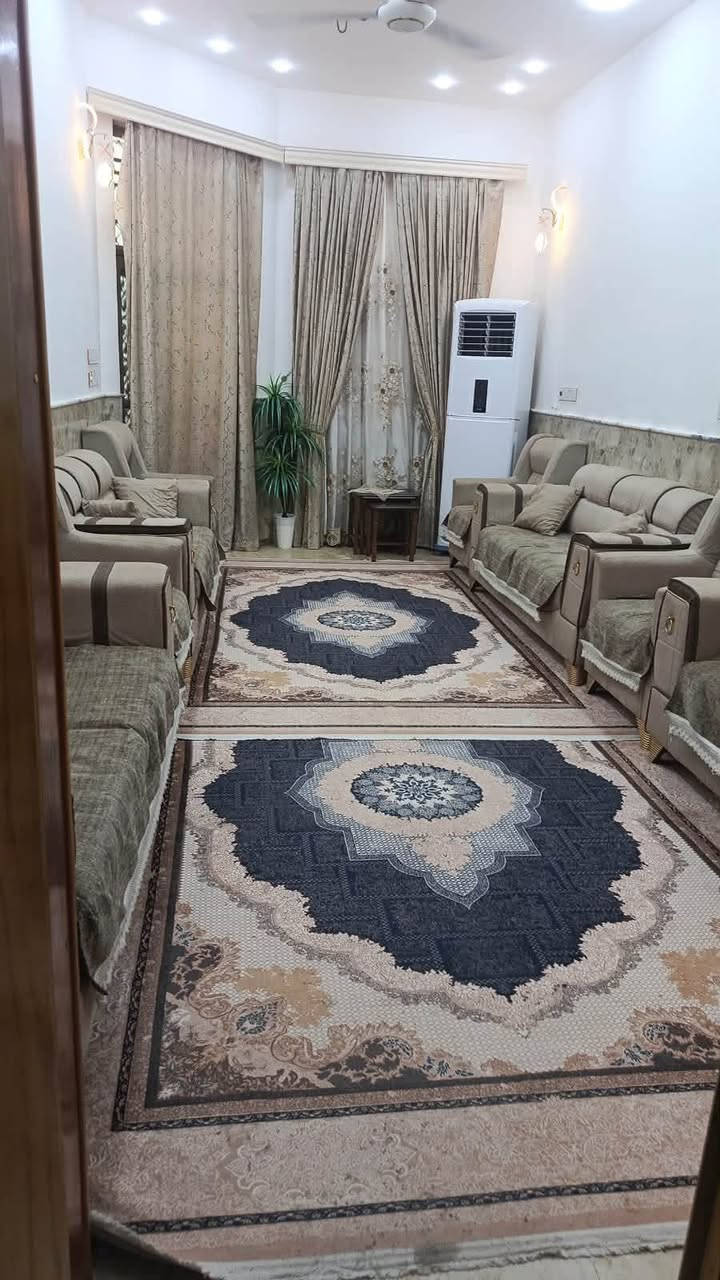 بيت للبيع حي السيدة زينب طابقين بناء حديث 140 متر 5 غرف بيت جاهز فقط غرفتين يحتاجن بياض 
السعر 180 مليون وبي مجال مطلوب اسكان 40 مليون تسديد 200 الف بالشهر 
***********

نص مكتوب في الصور:
- itel S23 4G