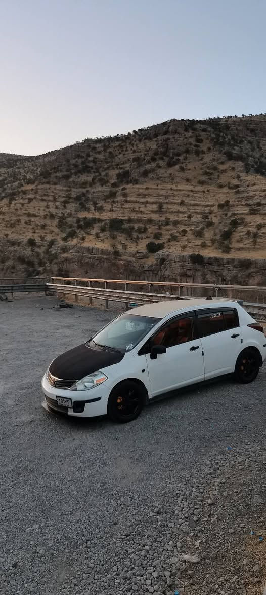 بەناوی خوای گەورە

نیسان ڤێرسا 2011
هەزەو پاکانەی سۆران بەناو خۆیتم هەمووی نوێیا 

کامل سپۆڕت
هەموو شتی بەشەرت
قەپات مواسەفات بەس سلاید نیە
مەکینە 18 بیلادی
4 پارچەو نیو سبوغە بە حیزام ئەفرۆشم
یێک قرچی کچکەی پێشی هەیا 
غرامە کارەبایات تەبرید گێڕ بەشەرت
تەزرەی هەیا لەزگەم لێداوە پێیوە دیار نیە
سعر 61 وەرەقا
شوێن ڕواندز
***********
*********** أربيل, العراق
