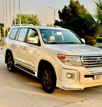 لاندكروز VxR • ٢٠١٣ • ٥٧٠٠