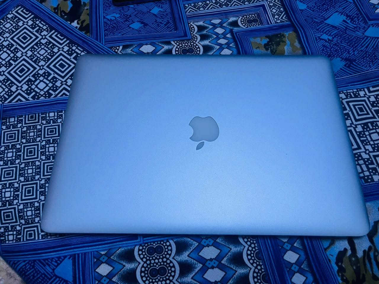 💰  السعر: 320,000 د.ع قفل—
معندي توصيل

📍 بغداد

المواصفات: • Intel Core i7-4HQ
• RAM 16GB
• SSD 256GB
• شاشة 15.6-inch
• البطارية بحالة طبيعية
• الجهاز نظيف جداً والاستخدام عليه خفيف

🖥️ ملاحظة: توجد مشكلة/آثار خفيفة داخل الشاشة، لكنها لا تؤثر بشكل كبير على الاستخدام اليومي، ويمكن ملاحظتها أكثر على الخلفيات الفاتحة.

الجهاز شغال بشكل طبيعي ومثبت عليه macOS Monterey.

📞 للتواصل: ***********
او خاص بس اتاخر بالرد مرات

نص مكتوب في الصور:
- Haiji_Moon Enter Password