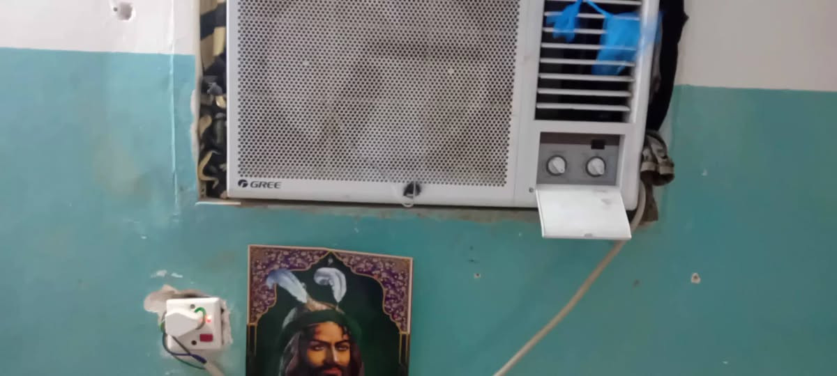 السلام عليكم مكيف لبيع نضيف ارقم الهاتف ***********
