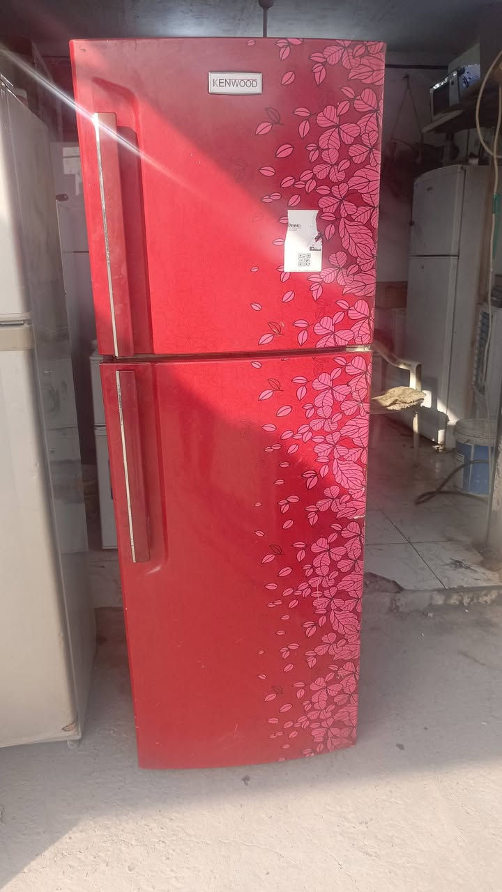ثلاجه للبيع 100 شرط شغل
***********

