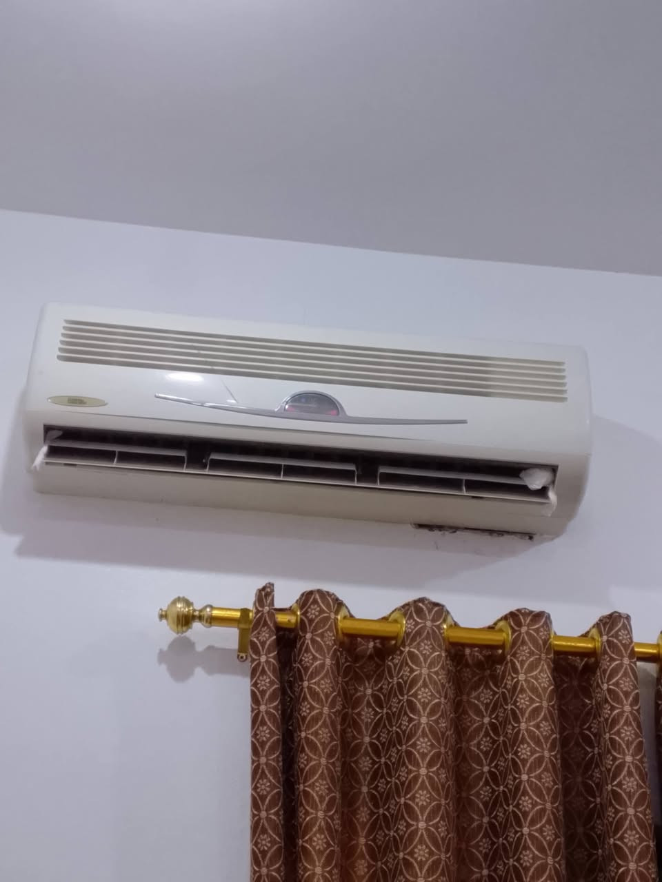 السلام عليكم من رخصة الادمن عندي سبلت شرط فحص تدفئه وتبريد لضروف صحيه من رخصت ادمن وافق مراسله الصفحه او اتصال ع رقم *********** السعر خاص
