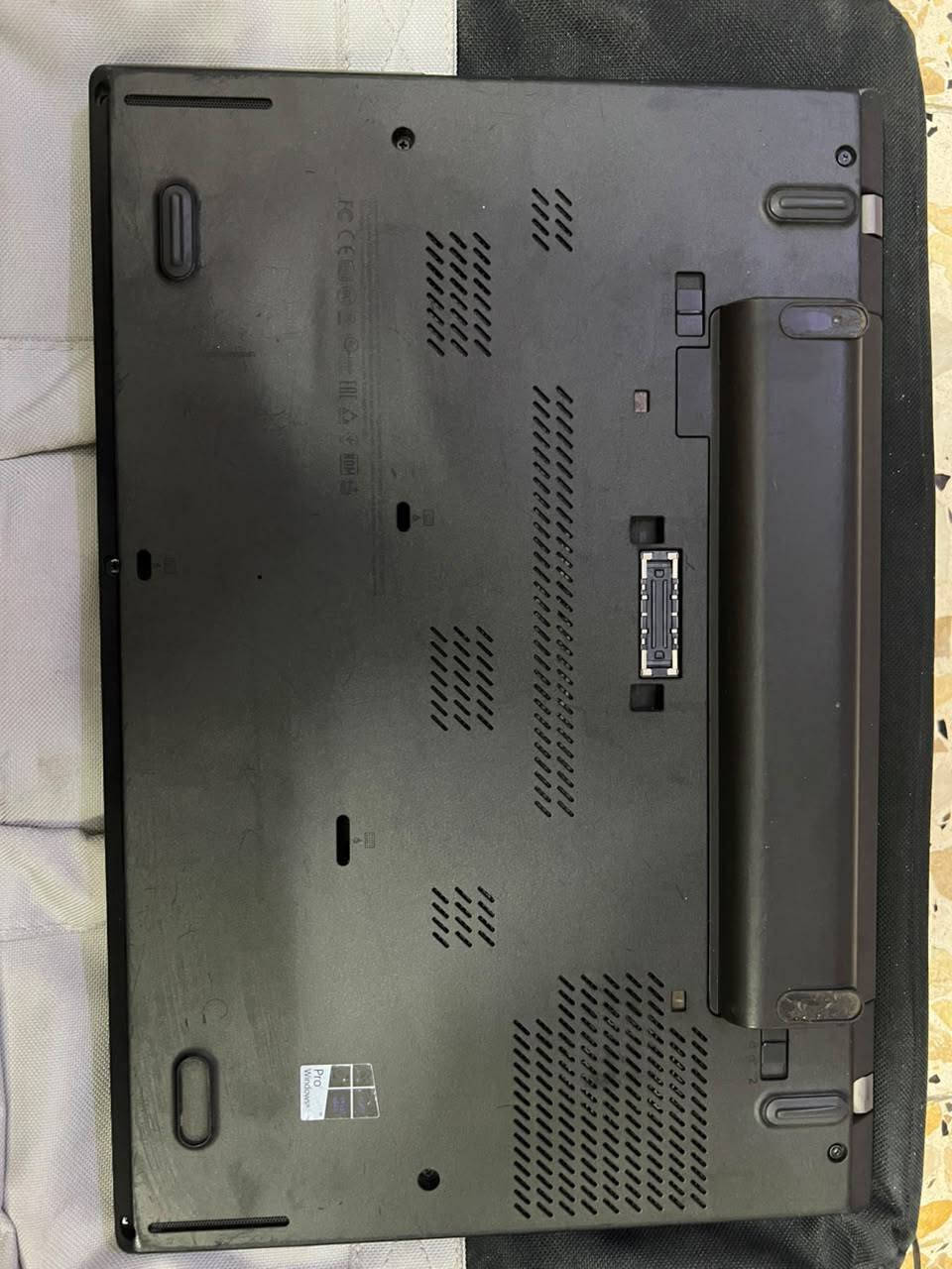 سلام عليكم 

لابتوب Thinkpad نضيف نضافتة كدام عينك 

معة ملحقاتة

 شاهنة 
وماوس 
ووسماعات محيطية اصلية 
ولجنطة 

السعر 300وبيهة مجال 

الستفسار ***********
