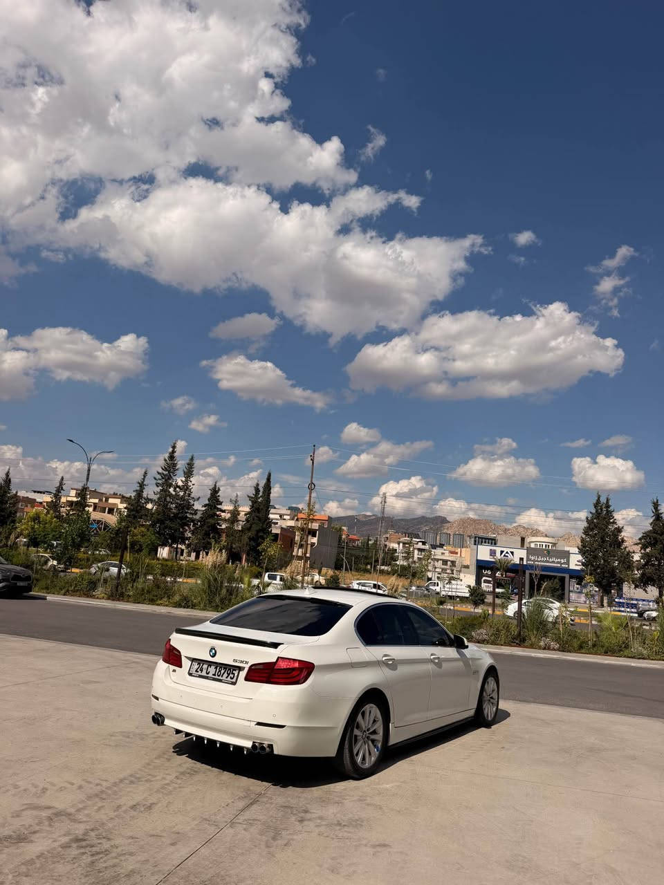 Bmw 2012 شركة عروش F10
بي ام ٢٠١٢ محرك ٦ سلندر نوزل قصير  بنزين مرغوب f10 
ماشية ٢٨٠km
خليجي داخل اصفر فول فول 
سيارة شركة عروش 
مواصفات فول فول
كشنات جلد تدفيئة 
كشنات كهرباي ميموري 
شاشة 
٥ كاميرة 
مراية شفط
فتحة حجم كبير 
٣ گير كير شفط 
٣ مود سبورت +يكو+ كومفورت +سبورت 
٥ بردة
صبخ/ جملوخ و ربع باب يعني قطعة و نص بدون دواخل و ارباك شرط 
كير محرك شرط 
مكاني دهوك 
سعر ١٢٥ورقه بس بيع 
***********واتس اب كورك دهوك, العراق
