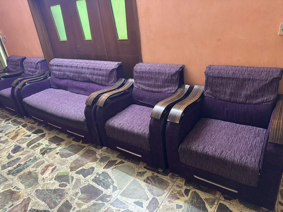 تخم ونص البيع بسعر مناسب جدأ عنوان بغداد كمالية 
***********
