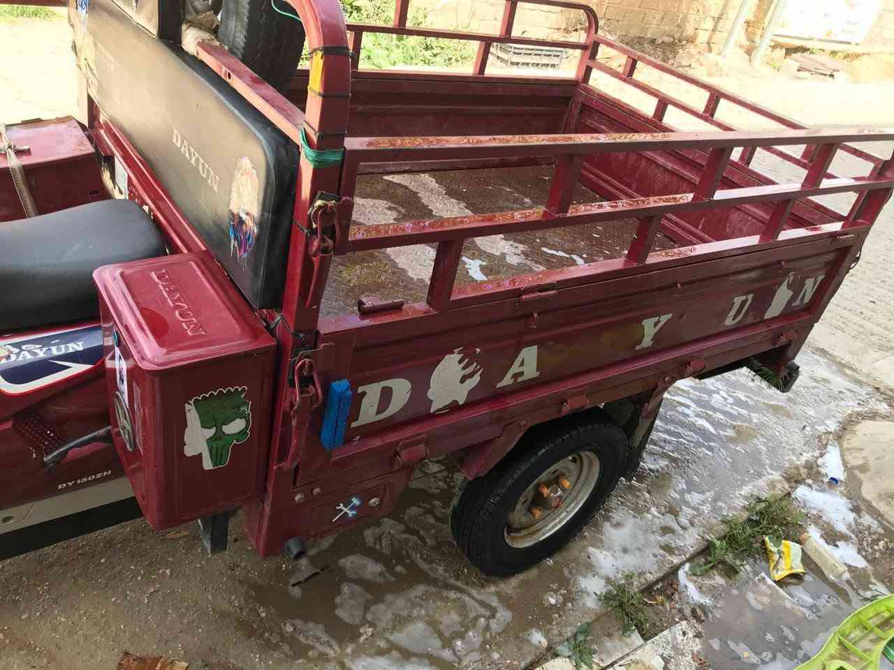 سلام عليكم ستوته لبيع دايوان موديل 22 شهر 8 طلع مكفوله من كلشي محرك تايرات باله سبير مكاني صويره مزرعه هاذه رقم تصال ***********
