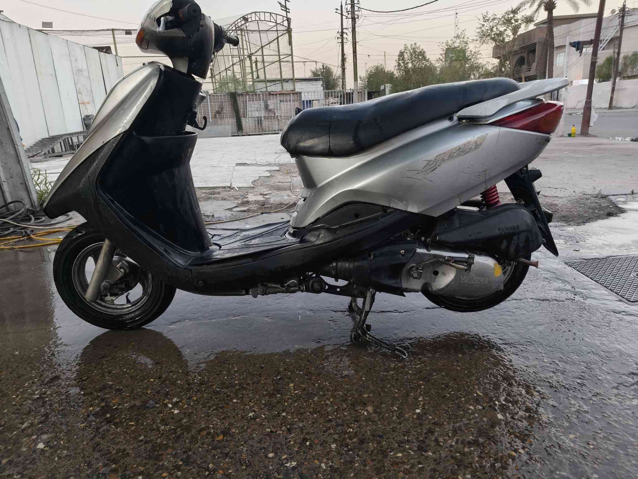 سلام عليكم دراجه بريز سرعه ١٤٠ محرك خير من الله نكره بكل وقت شلعه ومعدل لانضوح لاتبخير لاتنقيص كهرباءيات كلها شغاله تايراتها جدد كفرات بلاديه دوشمه جديده بريكات خلفي وامامي دراجه مكفوله من اسرقه تاخذها من البيت واسويلك مكاتبه  دراجه خير من الله رايدها ب٣٧٥ وبيها مجال مكاني بغداد البلديات لتواصل ***********
