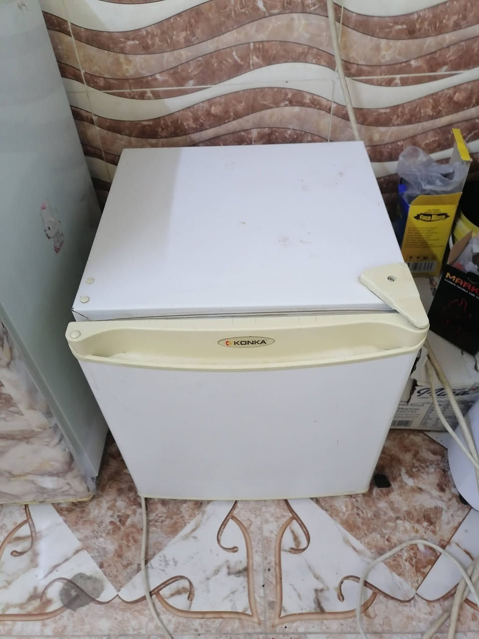 ثلاجة صغيرة اللبيع شغل سعرا ٥٠ بي مجال كركوك حي العروبه يم ملعب خومسي او وكف قديم حجم ٤ قدم مابي اي عيب شغال بل شرط يومين ضمان
***********
***********
