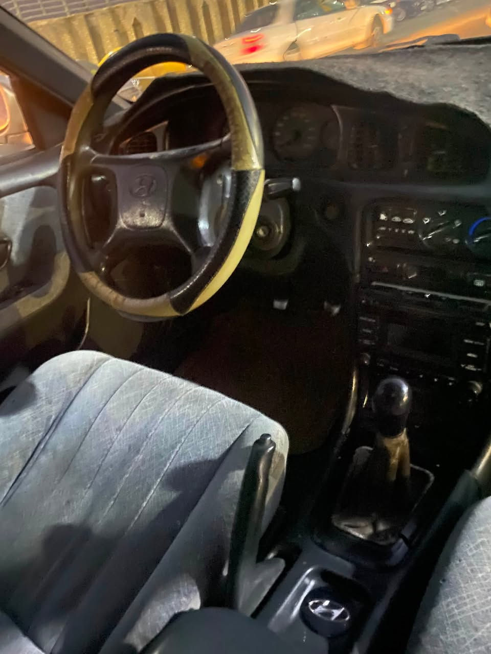 السلام عليكم سوناتا تو موديل 1994سياره نضيفه بس يرادله صبغ تبريد نقص بس كمبريسر محرك وكير مكفولات رقمها بغداد سنويه لل28 شرط تحويل سعر 37وبيها مجال هاذ رقمي 
***********
