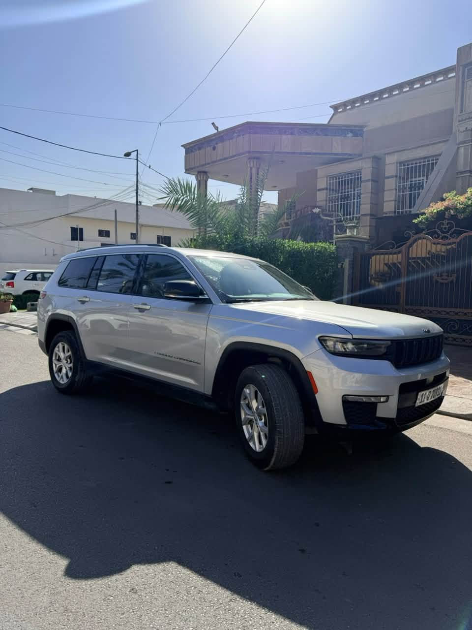 للبيع جيب جراند شيروكي Limited 4x4 موديل 2023

وارد أمريكي
كلين تايتل
الحادث سرقة فقط

السيارة جديدة ونظيفة جداً، بحالة ممتازة استعمال خفيف

• محرك 3.6L V6
• قوة 293 حصان
• ناقل حركة أوتوماتيك 8 سرعات
• نظام دفع رباعي 4x4
• 7 ركاب
• مقاعد جلد
• تشغيل بصمة وستارت
• شاشة كبيرة متعددة الوظائف
• كاميرا خلفية
• حساسات أمامية وخلفية
• حساسات أمان ومساعدة للسائق
• مثبت سرعة
• نظام الثبات الإلكتروني
• وسائد هوائية متعددة
• تكييف أمامي وخلفي

الملاحظات:

السيارة كلين تايتل سرقة جاملغ امامي وجاملغ ايسر✅
• الجاملغ الأمامي والجاملغ الأيسر مبدلات
• الجاملغ الأمامي مستبدل بقطعة أصلية طبق الأصل
• البنيد مصبوغ

للاستفسار الاتصال ***********
