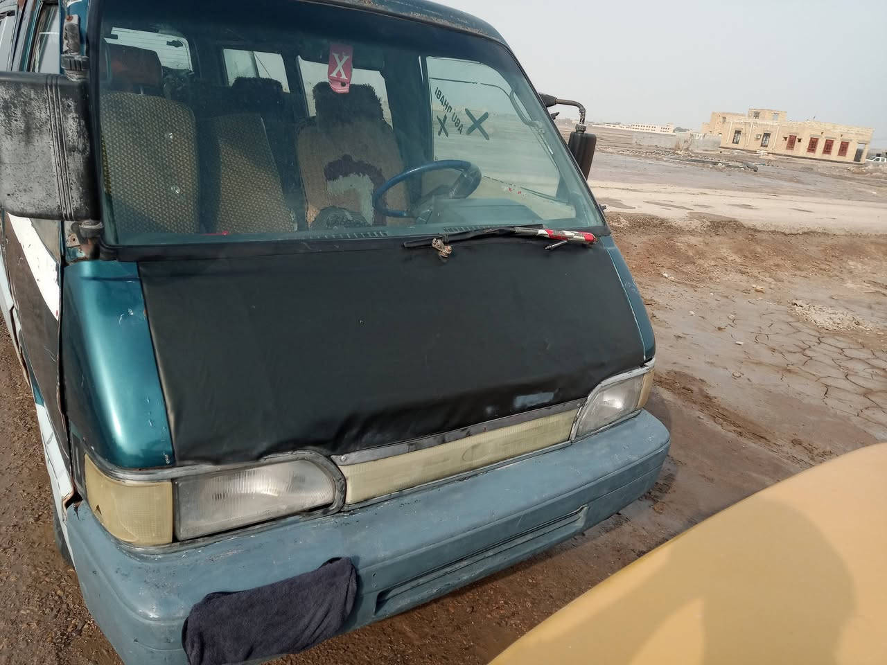 سلام عليكم

للبيع سعرها 12ورقه  وبيها مجال باليرضيك

السياره گاطعه نار وماعرف شبيها ادير وماتشتغل بختصار كهربائيات انه لطشتهن لطش وماعرف اشدهن
ابيع هل موجود  برميل واربع تواير  
باتري انباگ مابيها باتري شلع
تجي وتگلبها وتقتنع واذا شراي بيك خير وتدلل
*********** 
باقي التفاصيل خاص

