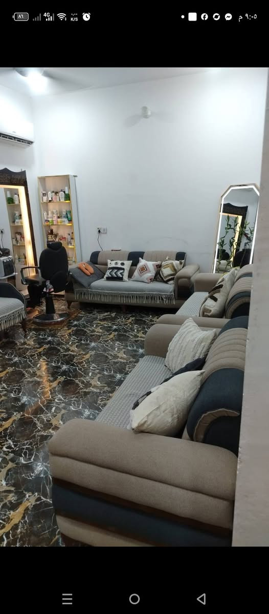 السلام عليكم بيت للبيع مساحته 100 متر مربع 10 في 10 طابق واحد غرفة نوم وصاله ومطبخ وصحيات وطارمه شارع ثمانين خلف بانزين خانه الاضواء قريب من الشارع تفاصيل اكثر *********** بي واتساب
