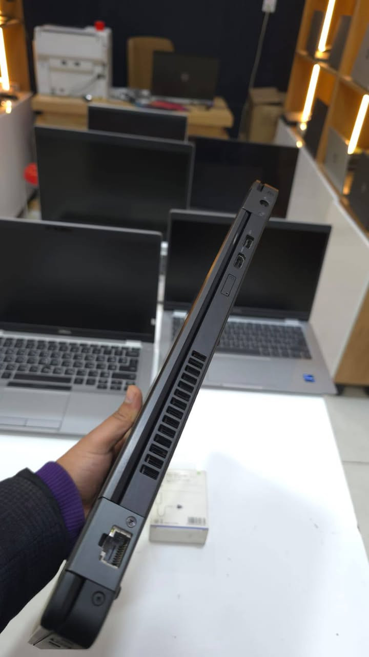 تم وصول لابتوب ⛔لمس  dell Latitude 5491 بسعر 280مع توصيل جيل ثامن ⛔لمس 
شاشه لمس حجم ١٤ انج Full hd 
المعالج core i5 
جيل الثامن فئة H
الهارد ٢٥٦ ssd 
الرام ٨ كيكا ddr4
كرت شاشه داخلي ٤ 
‏‪***********‬‏ الاتصال 
واتساب فقط7844515426
