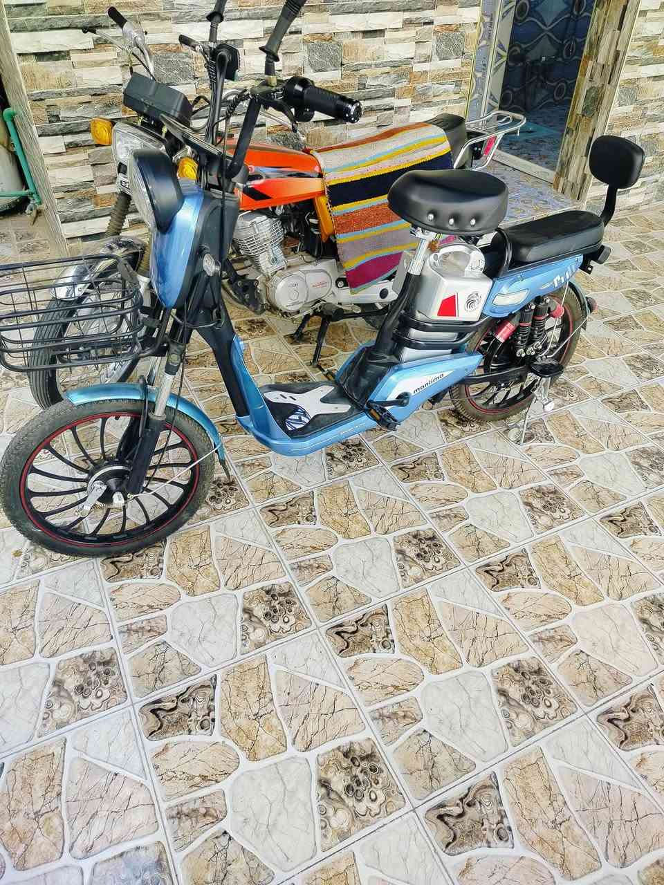 دراجه شحن فول مواصفات بعدهي عله وضع الشركه ستخدام قليل يعني بعدهي رمبه بصمتين تحكم عن بعد كله وضع الشركه سعر 550وبيه مجال ***********او خاص

