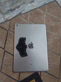آيباد • بدون تفاصيل