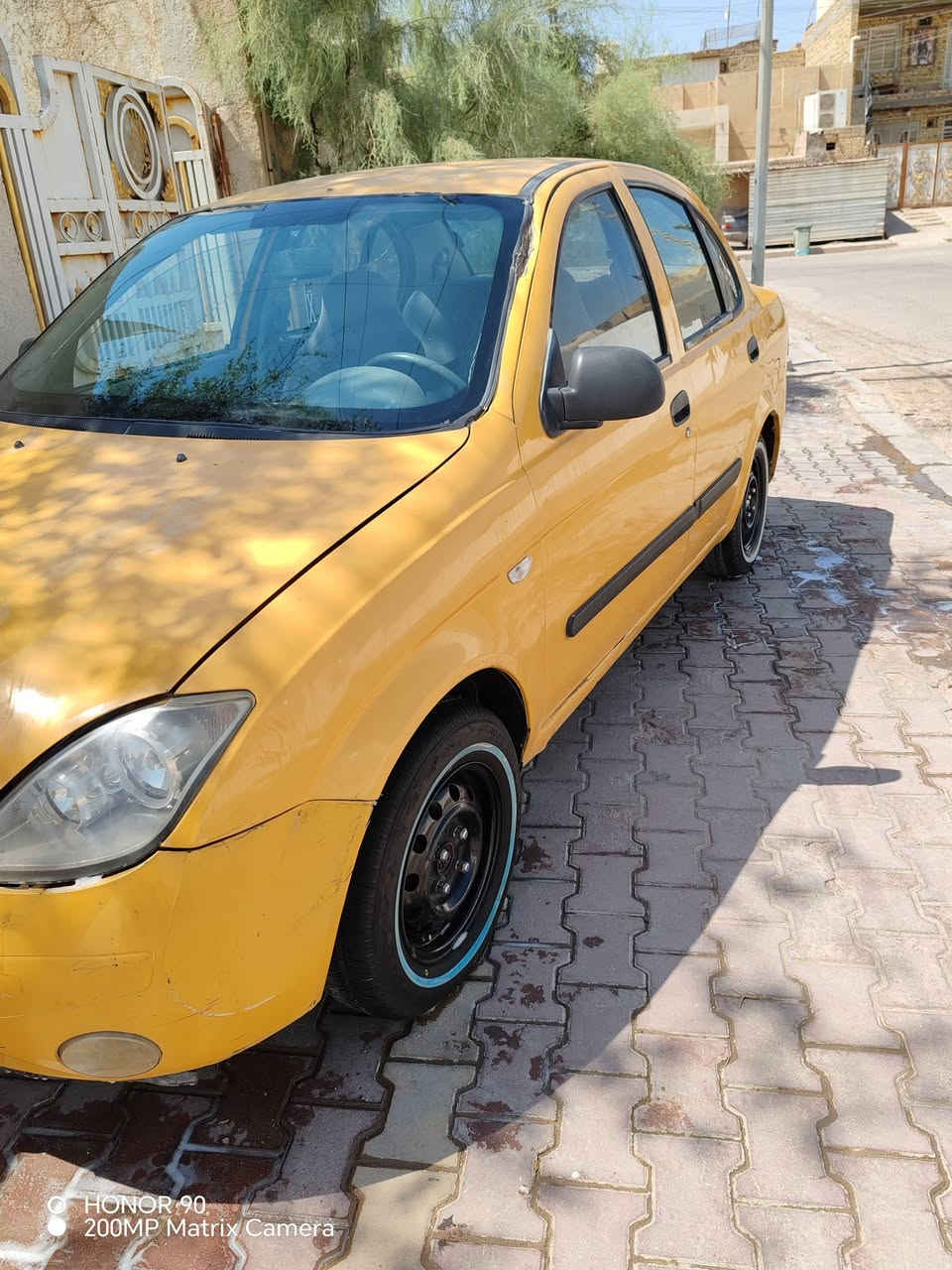 السلام عليكم طيبه 13
سعر 22 سيارة نضيف حلوو 
سنويه صاقط 18 محرك نظيف حدادي جديد تخم تاير بس رابع يفلت 
عنوان العمارة حي حسين جديد 
***********
غير موجود ع فيسبوك

نص مكتوب في الصور:
- O HONOR 90 200MP Matrix Camera
- HONOR 90
- 200MP Matrix Camera
- O HONOR 90