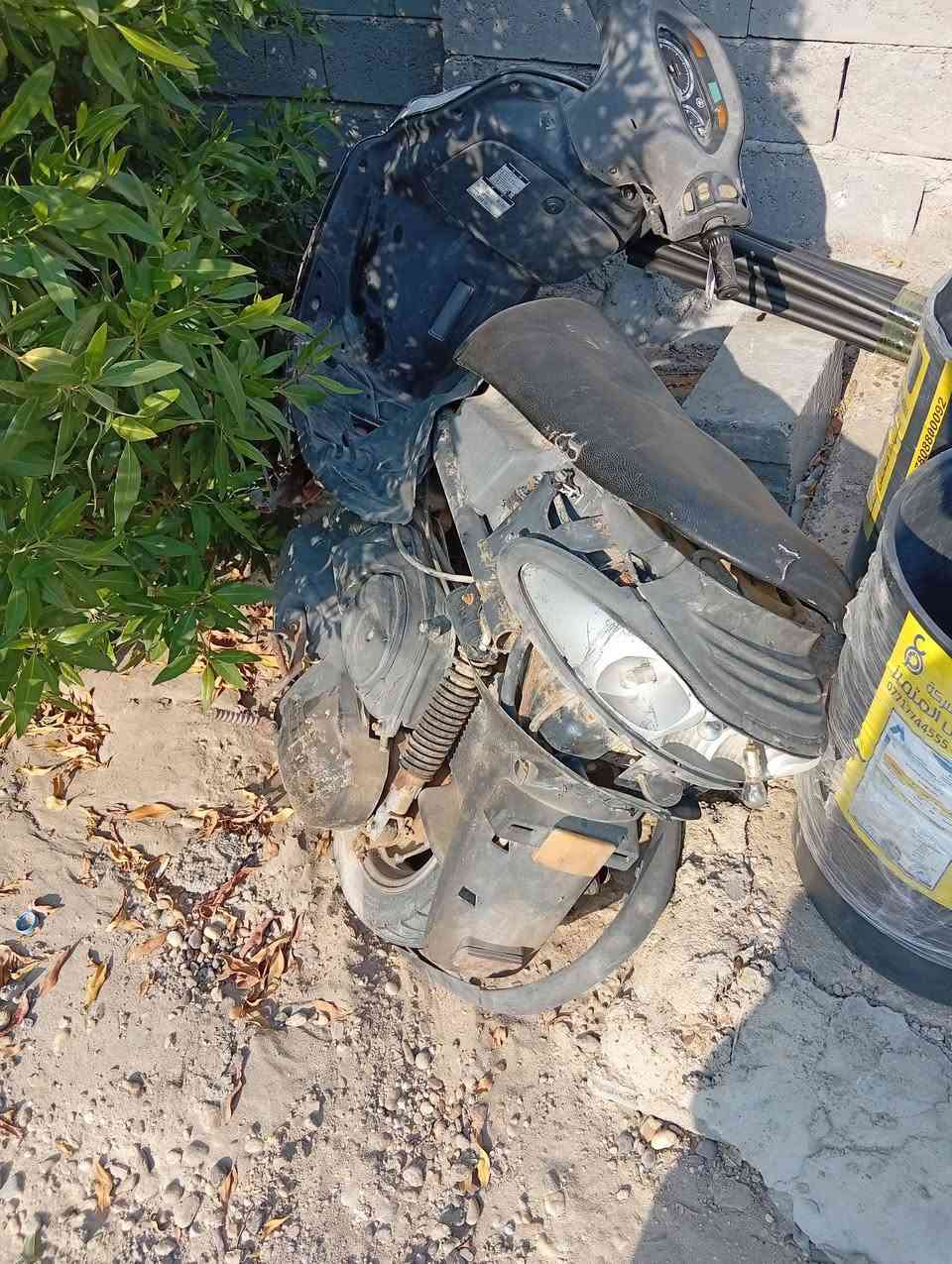 السلام عليكم عندي موطور بنزين شركه يابانيه ياماها أبيع كوم حديد فقط وهاي الصور التواصل ع هذا الرقم أو أدخل خاص ***********
