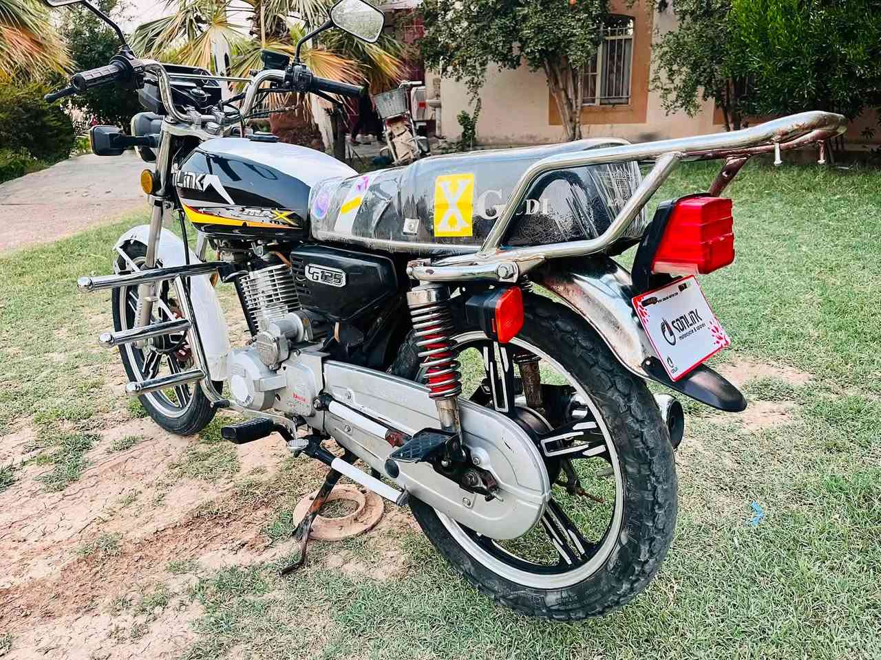 السلام عليكم   للبيع.                                                  موطور 🛵 سوليك سافان 2022☑️محرك كبس شرط لا صرق ولا بخار🕢 باب اول وزن ثقيل / احله من الصوره شرط 📸كهربائيات كلها شرط ✔️
***********📞
مكان الدراجه الزاب
